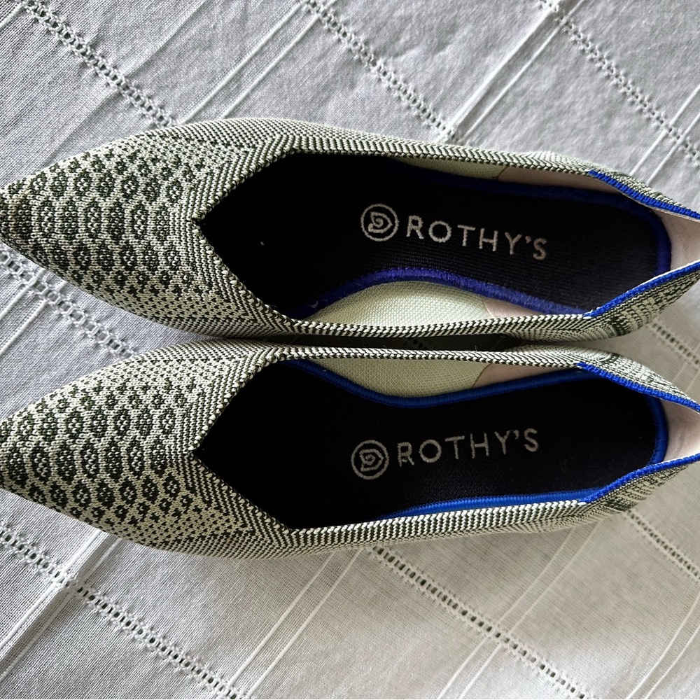 The point Pistachio Python Rothy’s woman’s 8